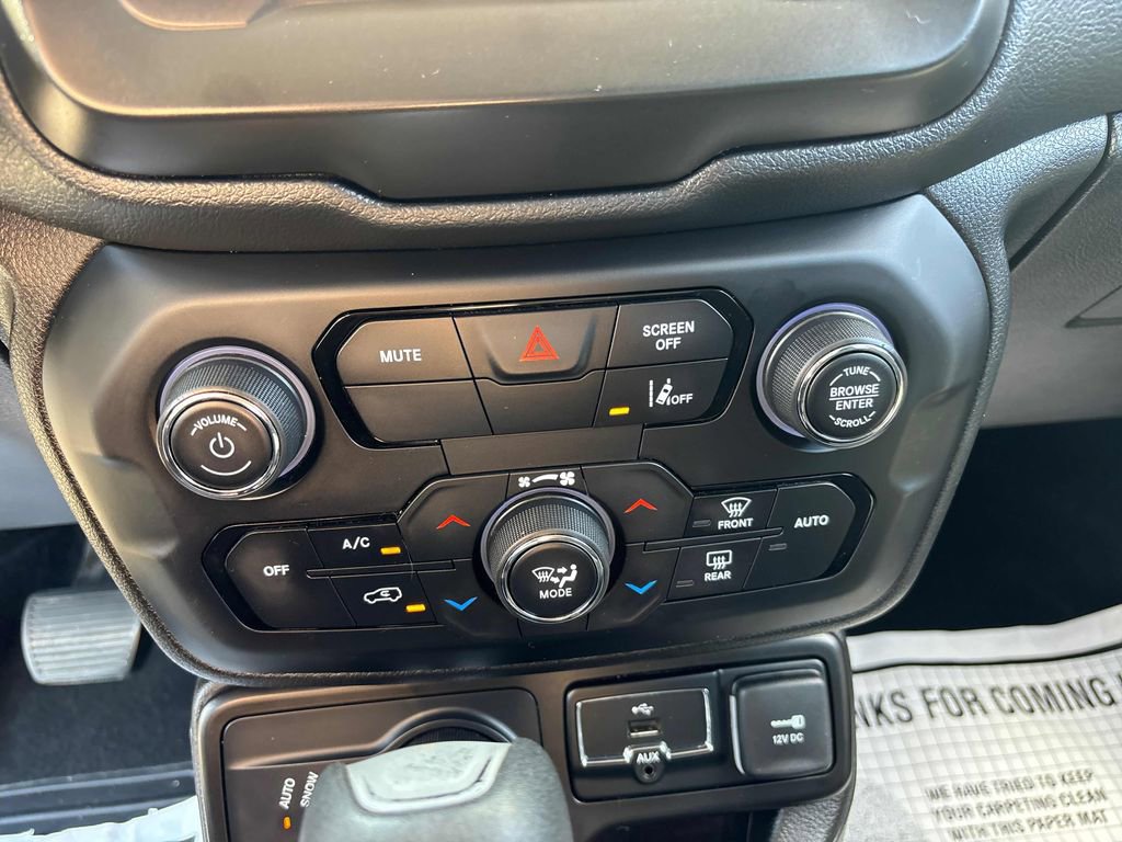 2021 Jeep Renegade Latitude - Photo 22