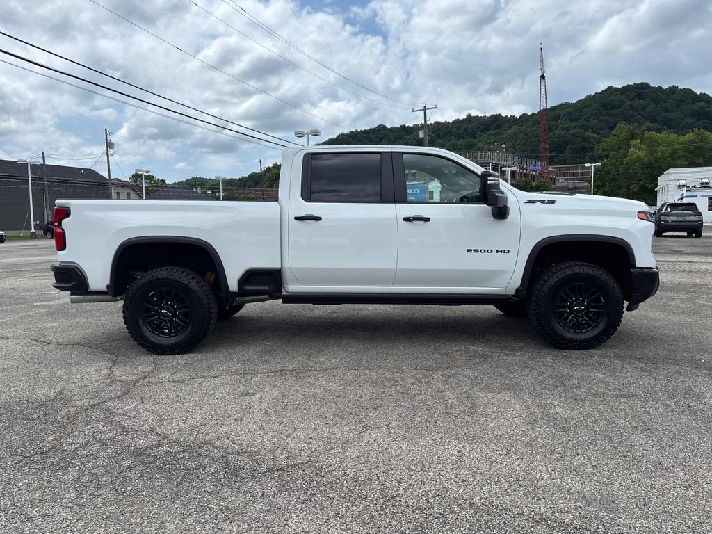 2026 Chevrolet Silverado 2500 HD ZR2 - Photo 6