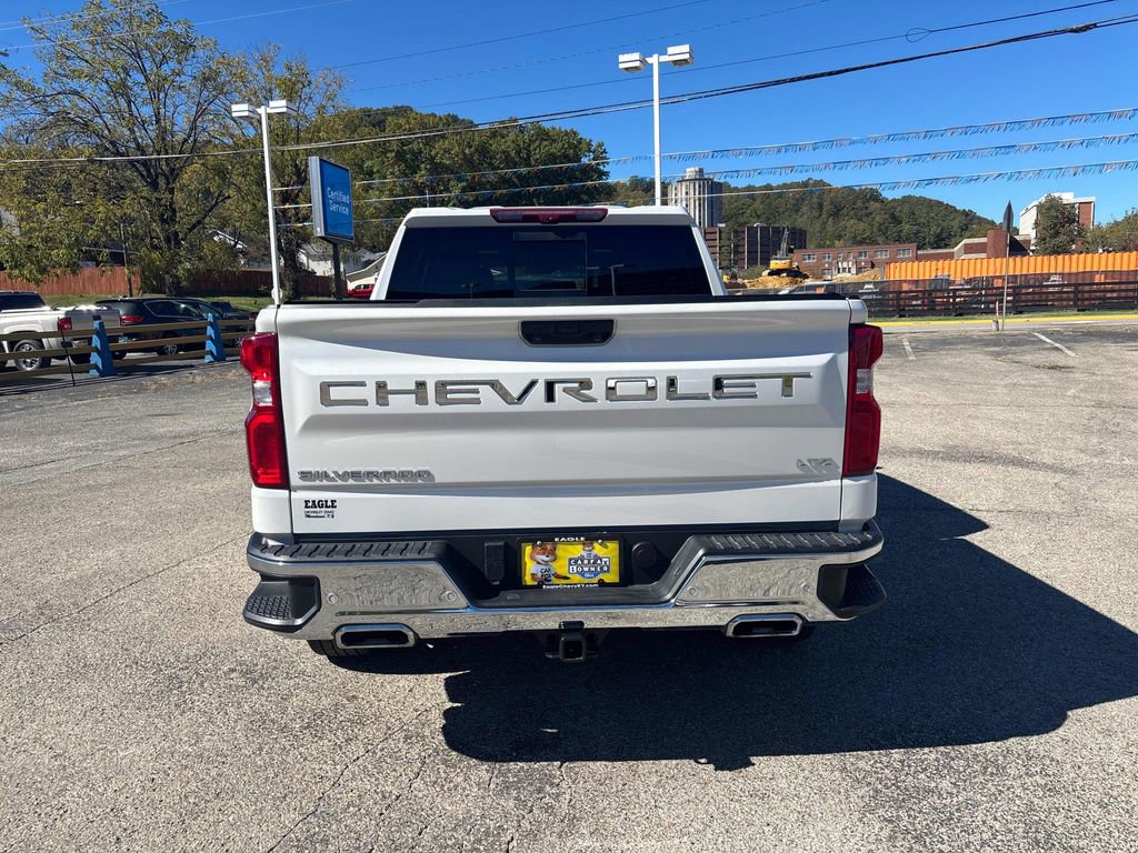 2025 Chevrolet Silverado 1500 LTZ photo 4