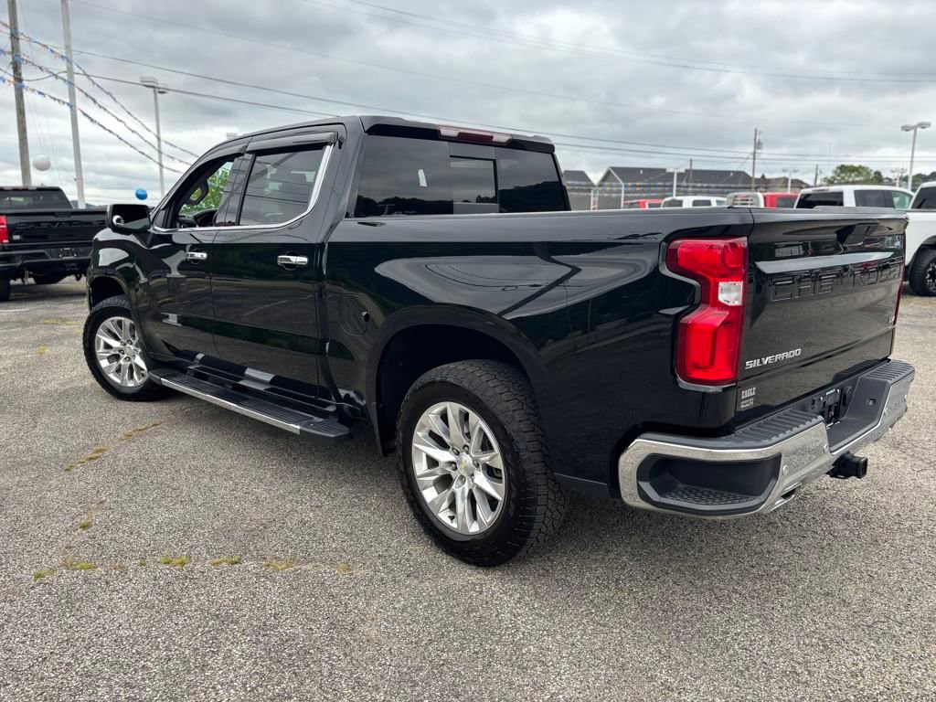 2020 Chevrolet Silverado 1500 LTZ photo 3