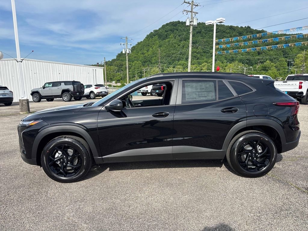 2026 Chevrolet Trax LT - Photo 2