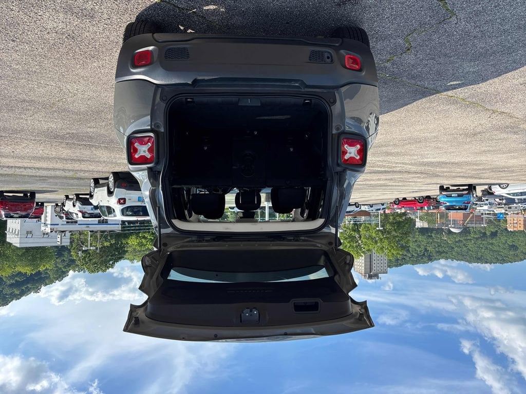 2021 Jeep Renegade Latitude - Photo 31
