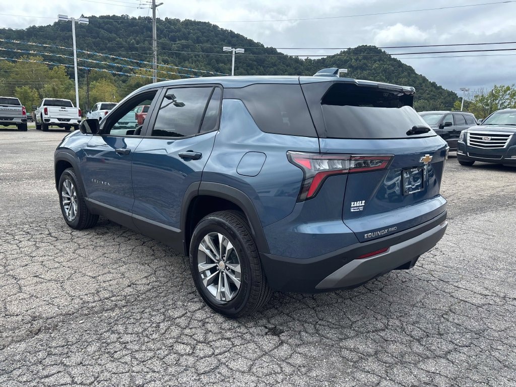2027 Chevrolet Equinox LT - Photo 3