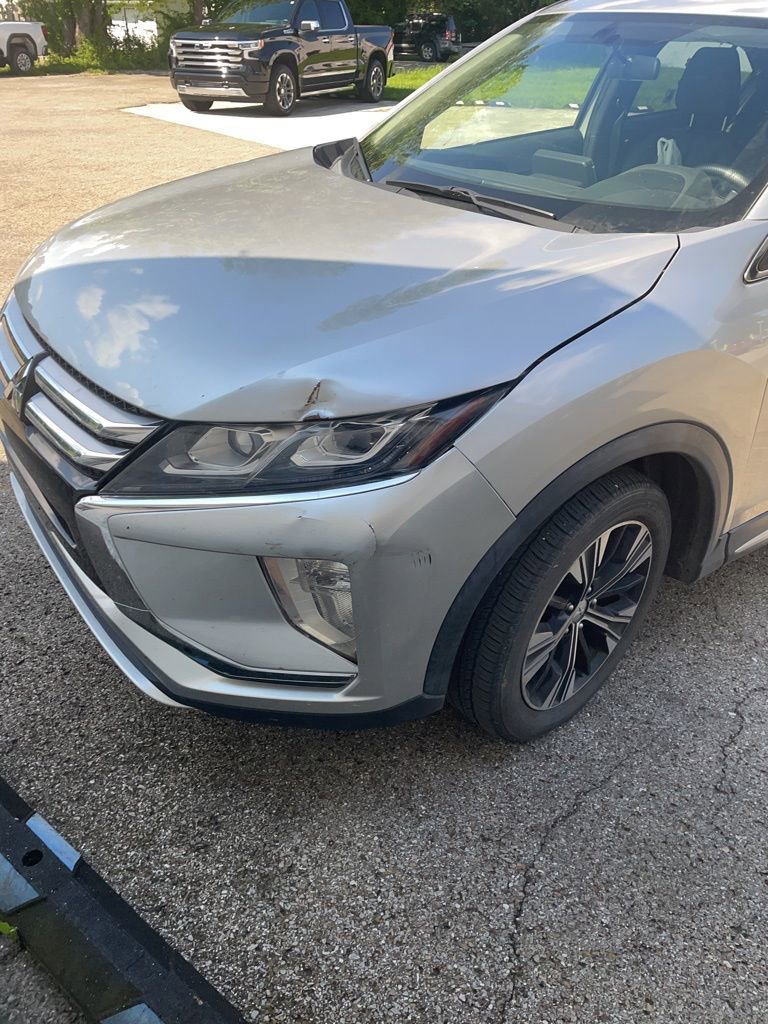 2019 Mitsubishi Eclipse Cross SEL photo 3