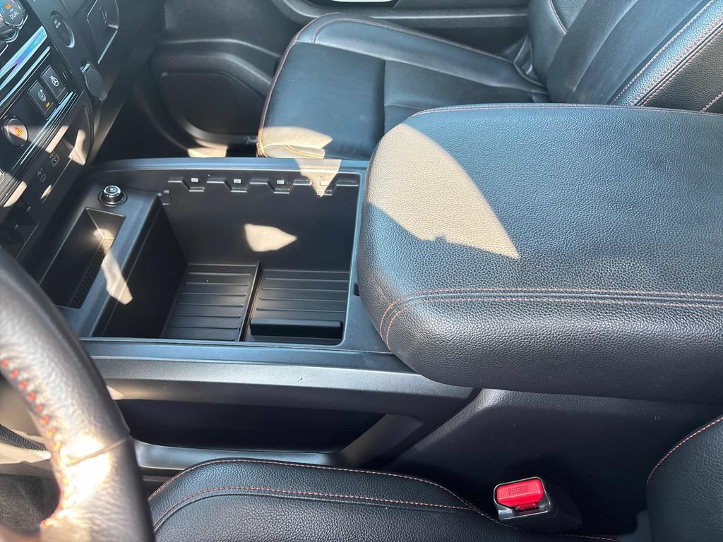 2024 Nissan Titan PRO-4X - Photo 18