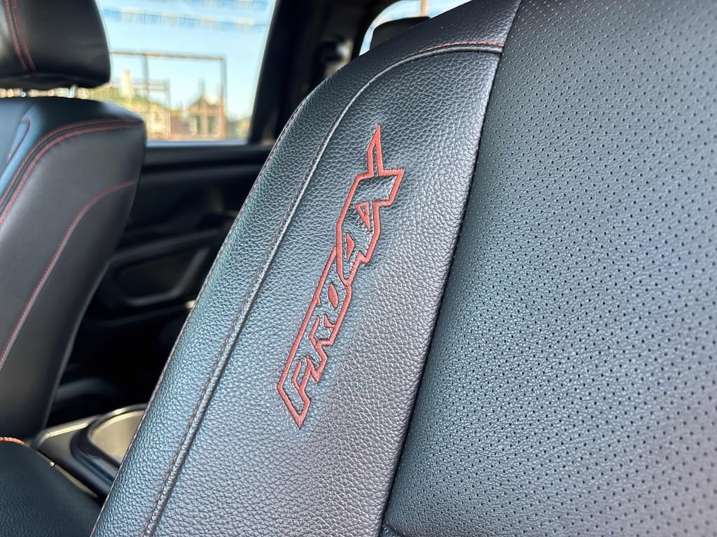 2024 Nissan Titan PRO-4X - Photo 11
