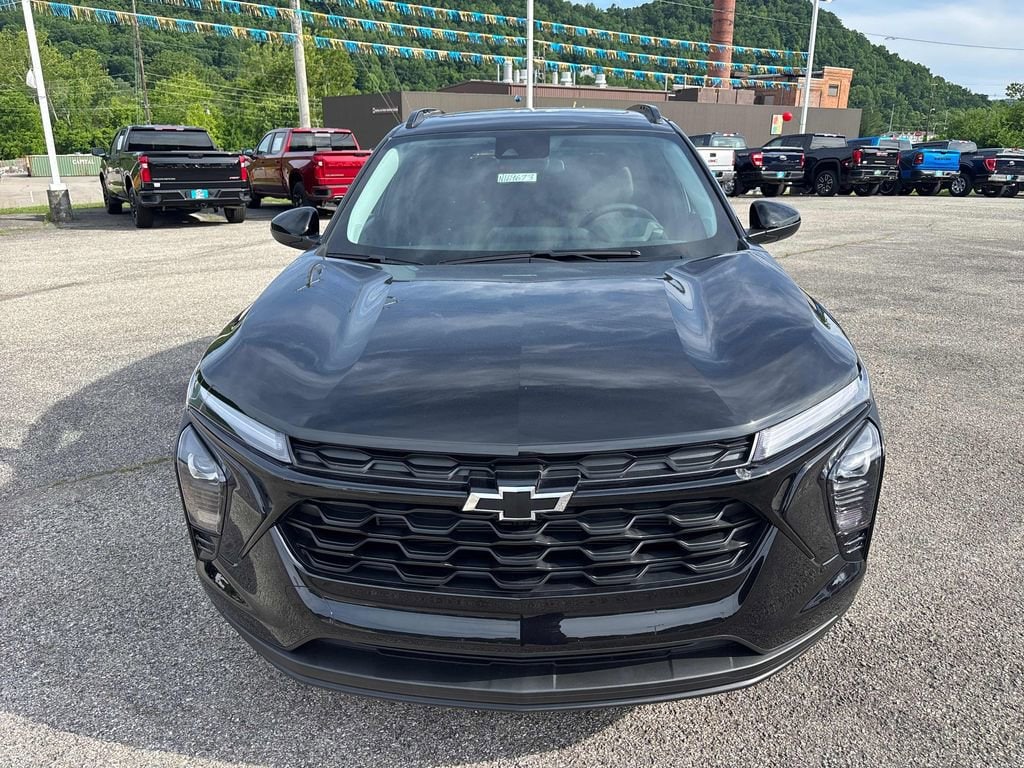 2026 Chevrolet Trax LT - Photo 8