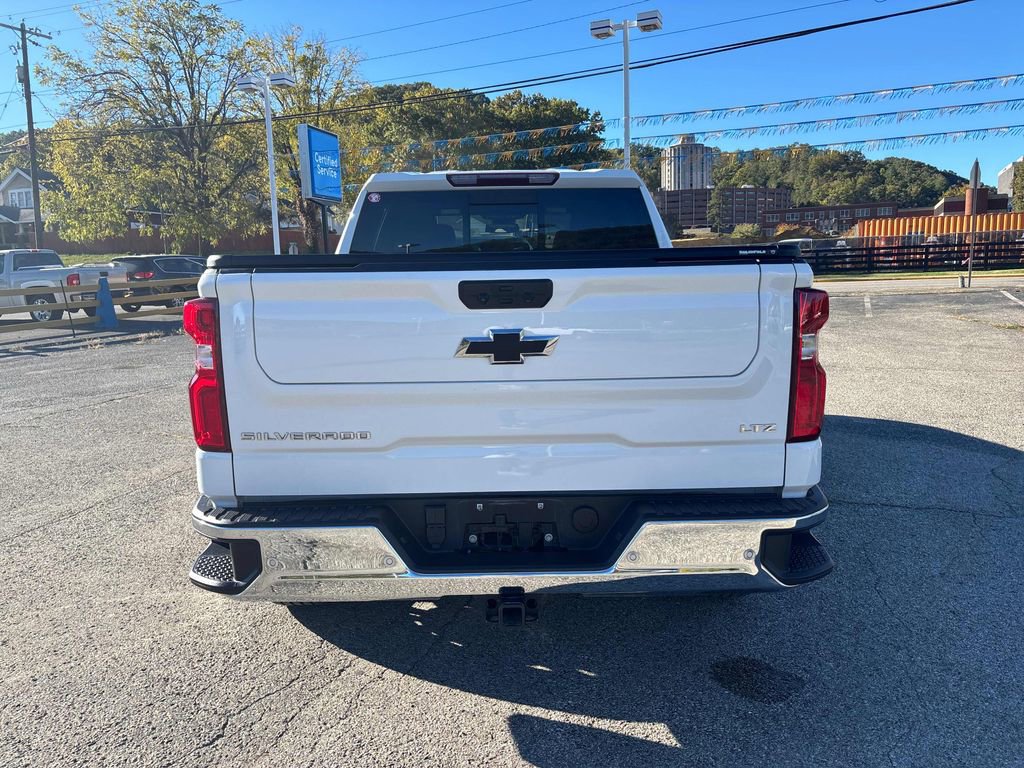 2024 Chevrolet Silverado 1500 LTZ photo 4
