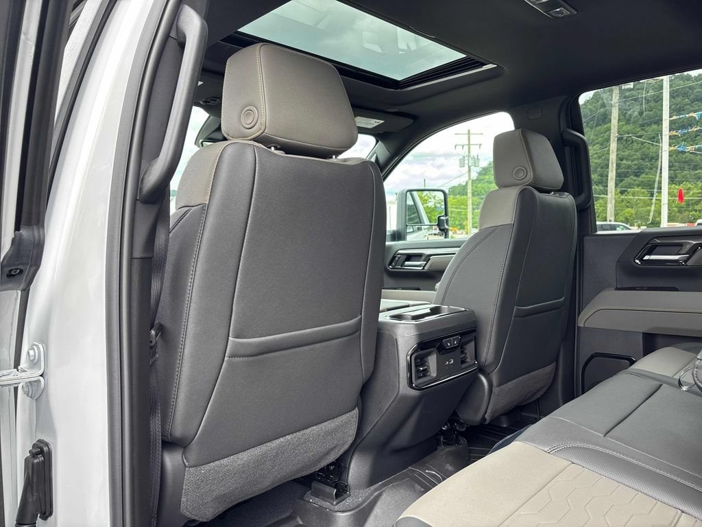 2026 Chevrolet Silverado 2500 HD ZR2 - Photo 22