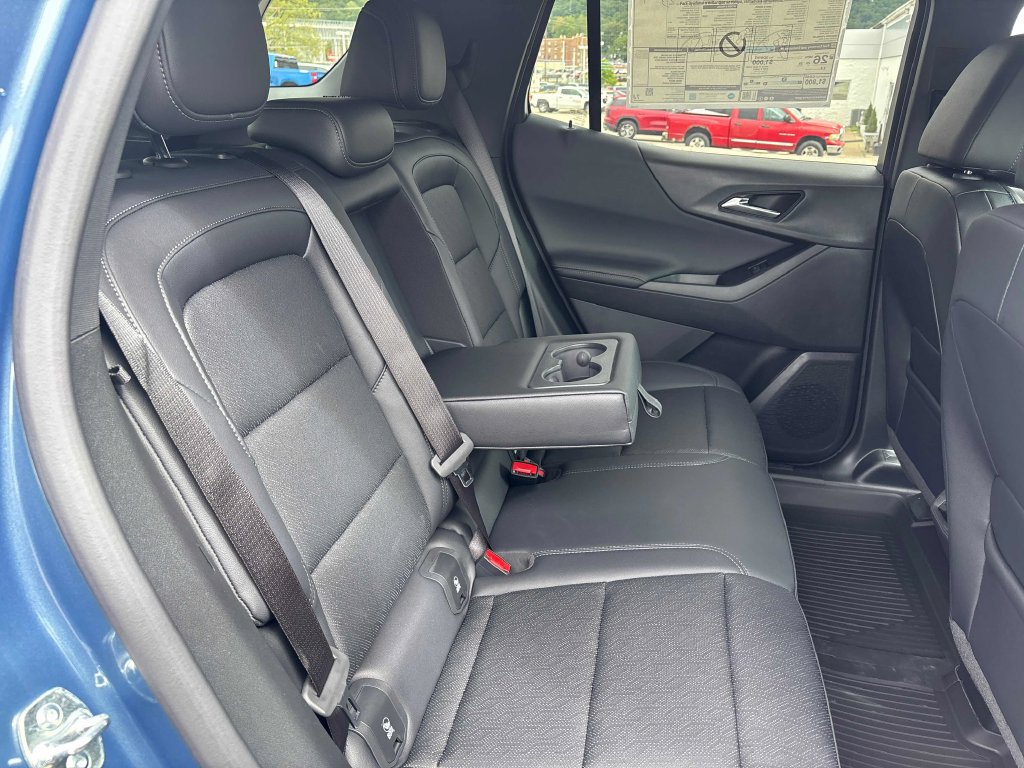 2027 Chevrolet Equinox LT - Photo 25