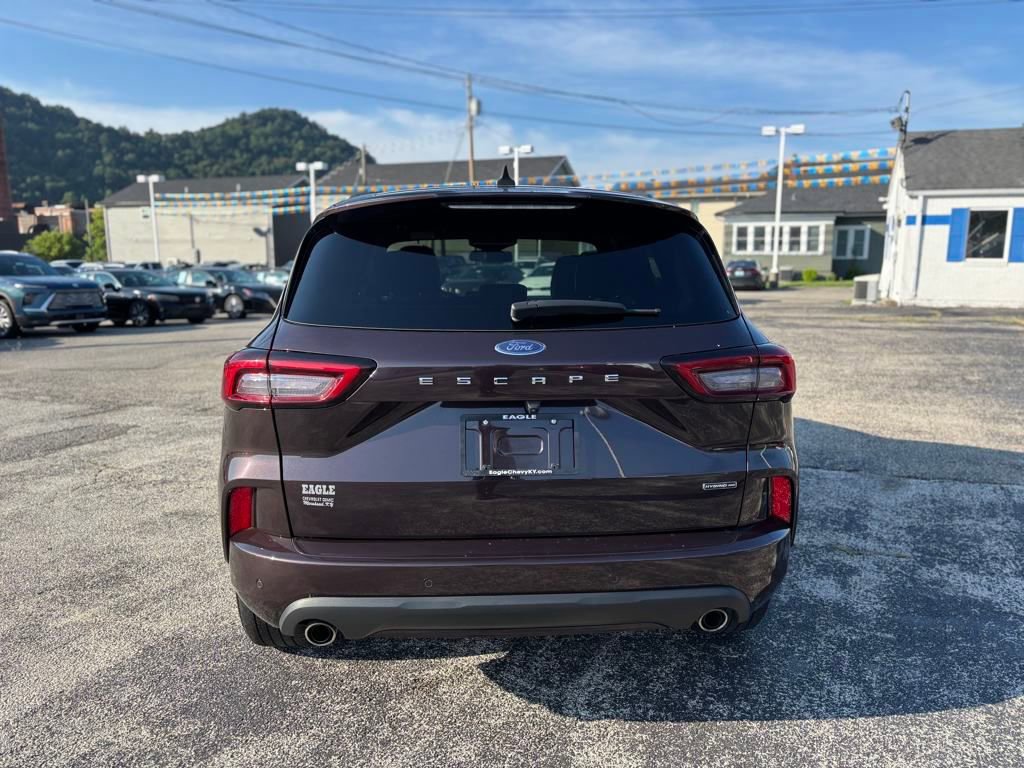 2023 Ford Escape Hybrid ST-Line Elite photo 4