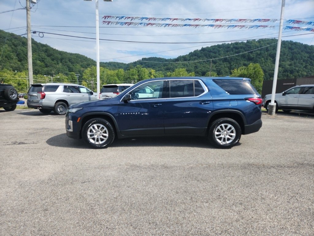 Used 2022 Chevrolet Traverse LS with VIN 1GNERFKW0NJ134001 for sale in Morehead, KY