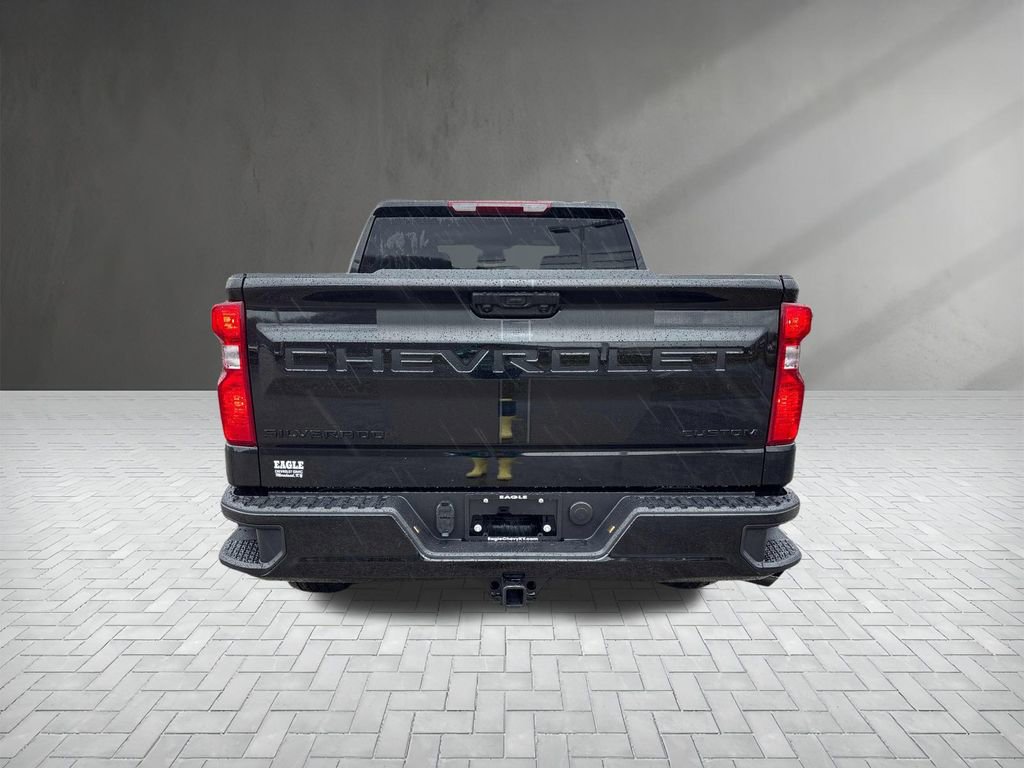 2026 Chevrolet Silverado 1500 Custom photo 3