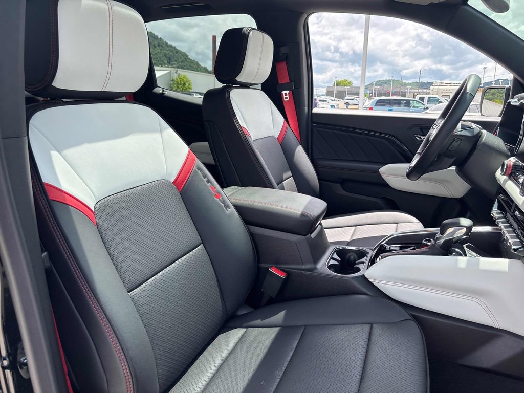 2026 GMC Canyon AT4X - Photo 31