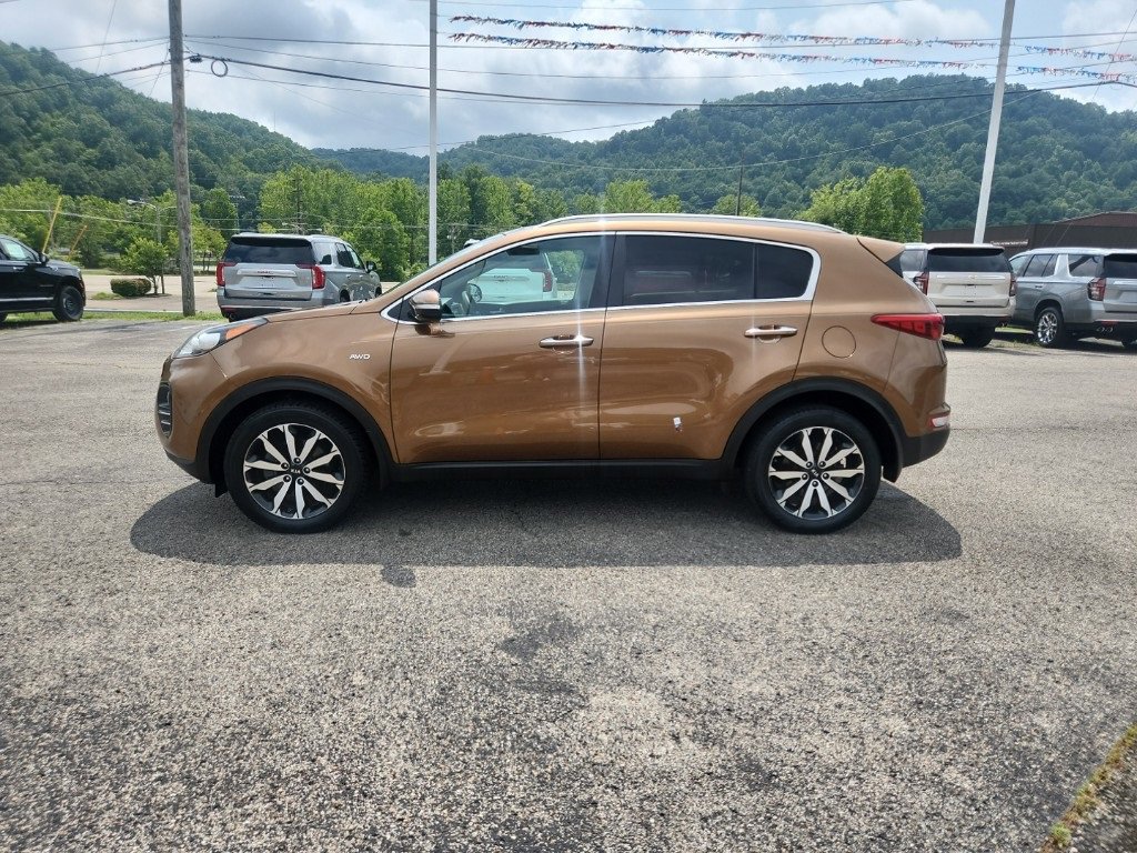 Used 2017 Kia Sportage EX with VIN KNDPNCACXH7261651 for sale in Morehead, KY