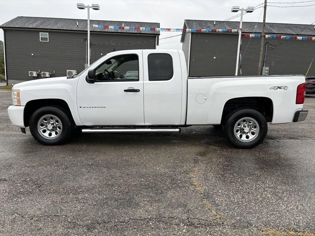 Used 2008 Chevrolet Silverado 1500 Work Truck with VIN 2GCEK19C281205841 for sale in Morehead, KY