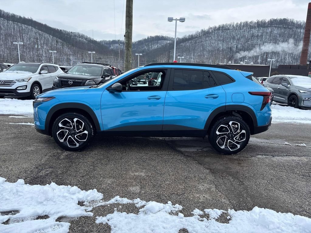 Used 2025 Chevrolet Trax 2RS SUV