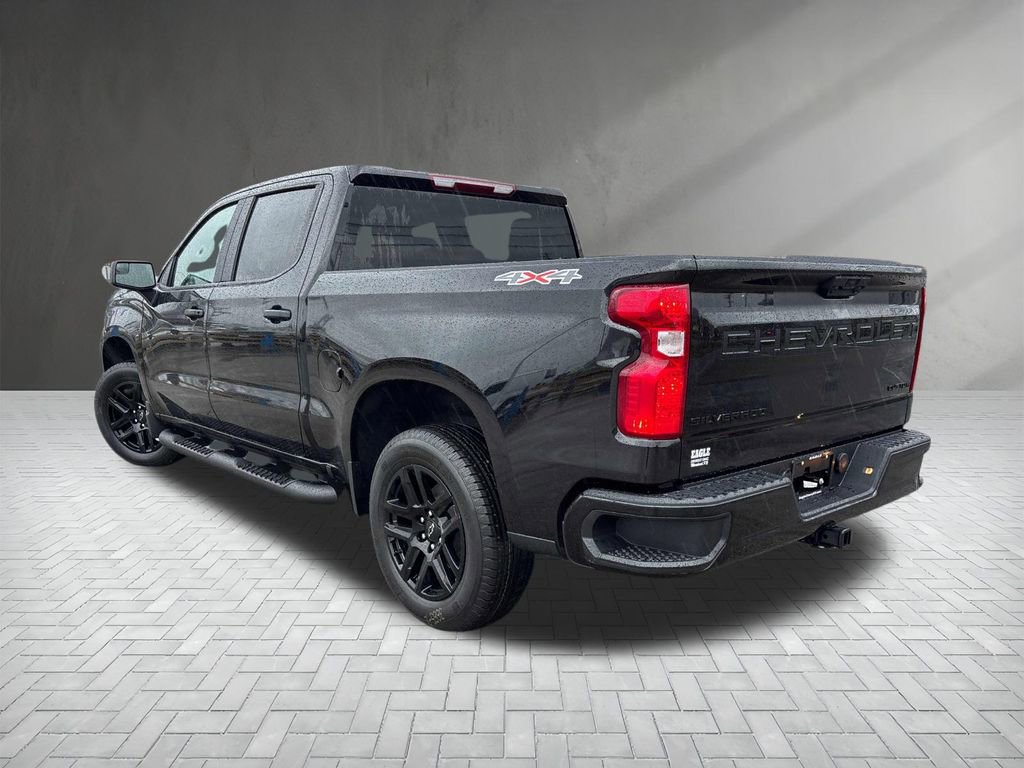 2026 Chevrolet Silverado 1500 Custom photo 2