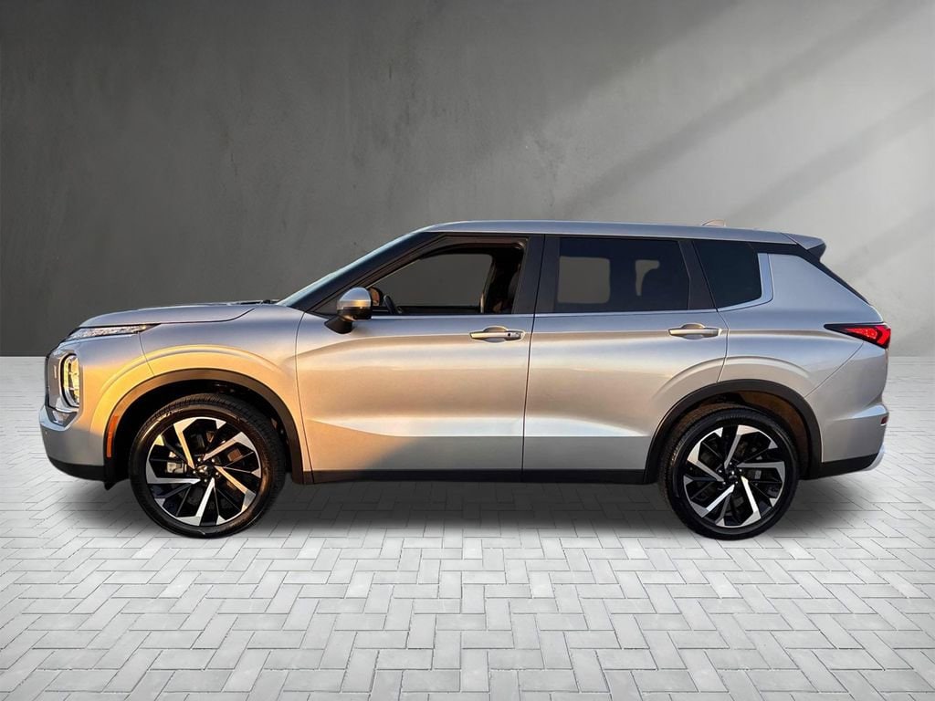 Used 2024 Mitsubishi Outlander SE SUV