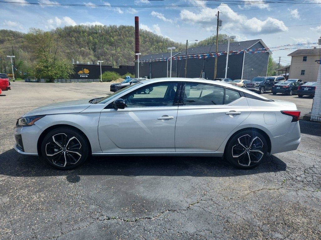 Used 2023 Nissan Altima SR with VIN 1N4BL4CV6PN369530 for sale in Morehead, KY