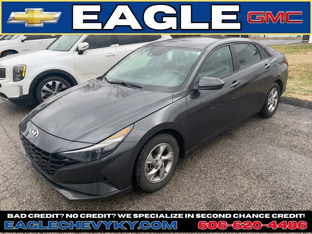 2022 Hyundai Elantra SE's photo