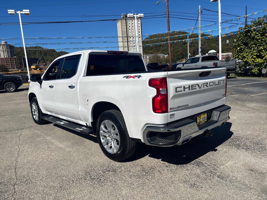 2025 Chevrolet Silverado 1500 LTZ photo 3