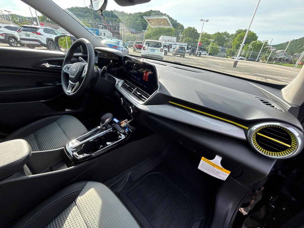 2026 Chevrolet Trax LT - Photo 28