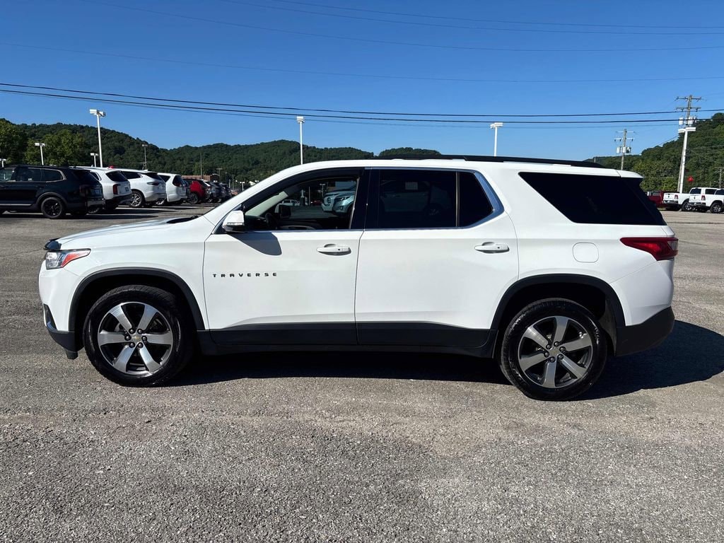 Used 2019 Chevrolet Traverse 3LT with VIN 1GNERHKWXKJ233318 for sale in Morehead, KY