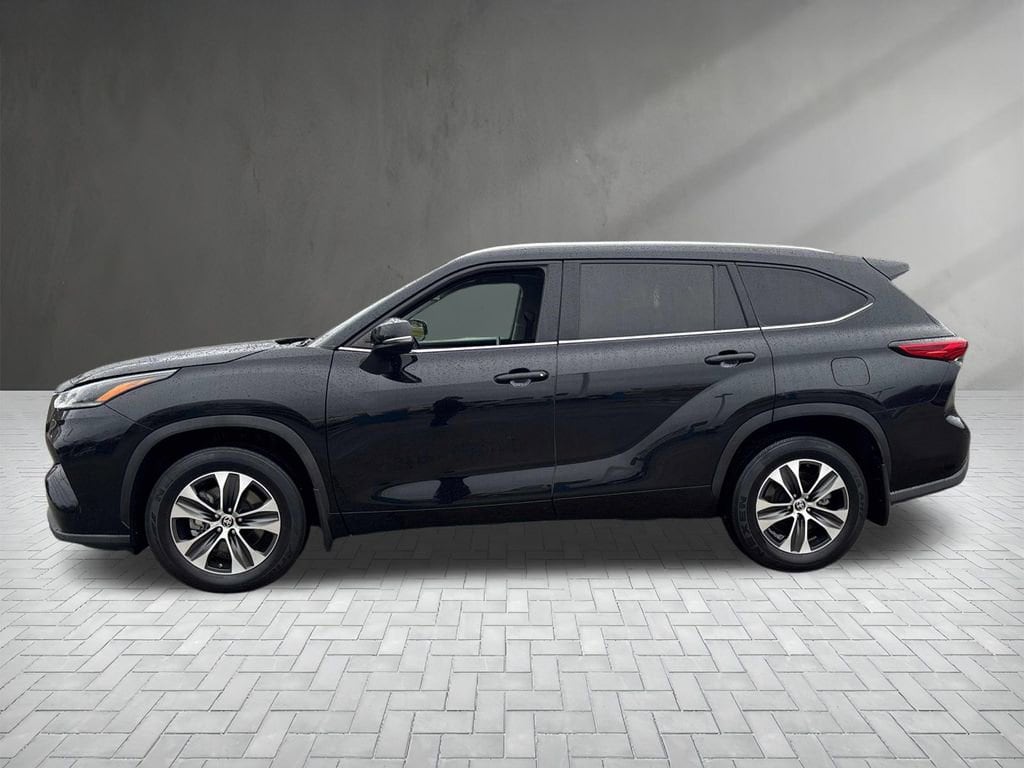 Used 2021 Toyota Highlander XLE SUV