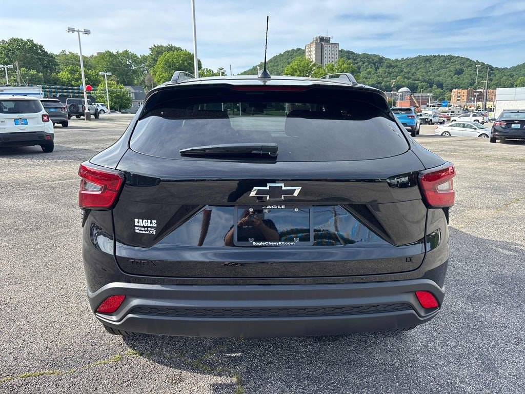 2026 Chevrolet Trax LT - Photo 4