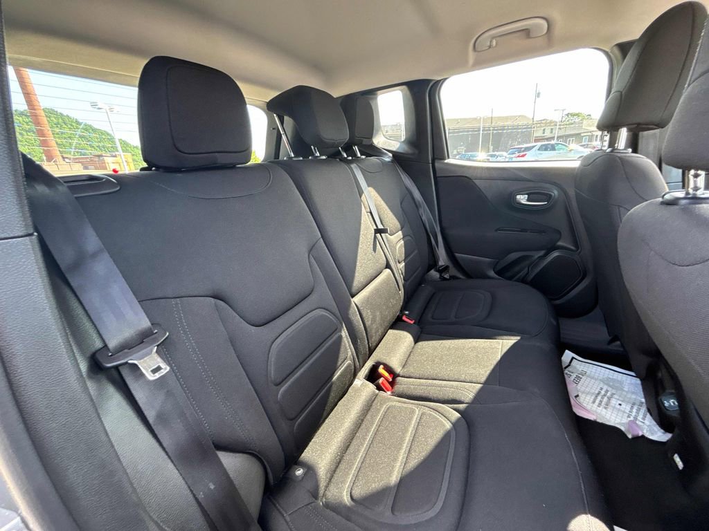 2021 Jeep Renegade Latitude - Photo 28