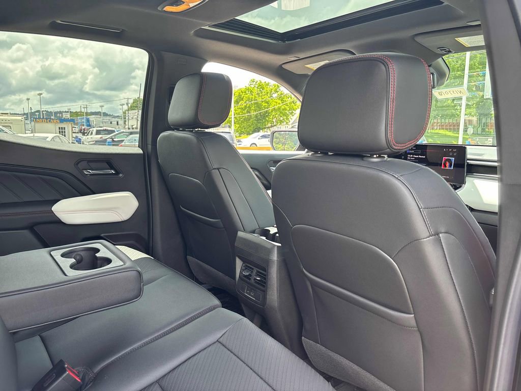 2026 GMC Canyon AT4X - Photo 30