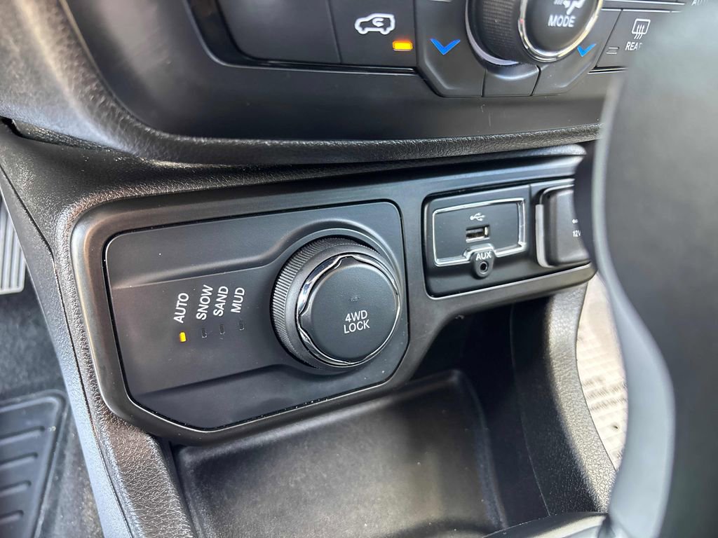 2021 Jeep Renegade Latitude - Photo 23