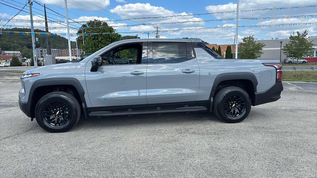 2025 Chevrolet Silverado EV LT photo 2