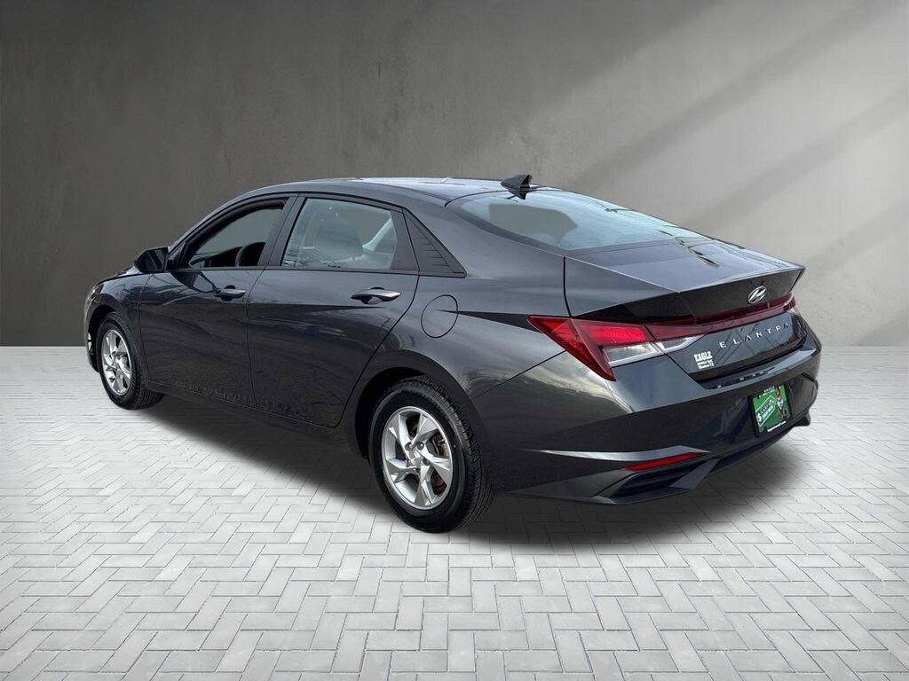 Used 2022 Hyundai Elantra SE Sedan