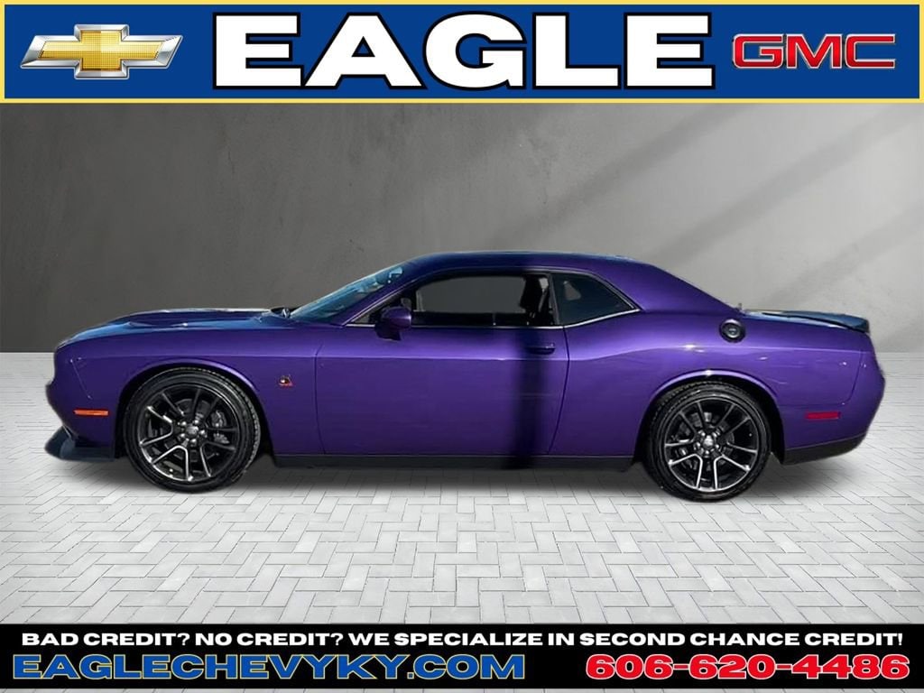 2023 Dodge Challenger R/T's photo