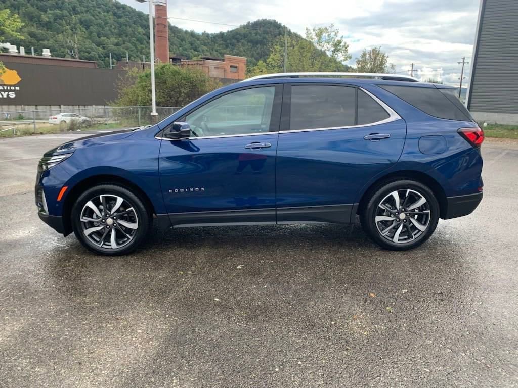 Used 2022 Chevrolet Equinox Premier with VIN 3GNAXXEV2NS239408 for sale in Morehead, KY