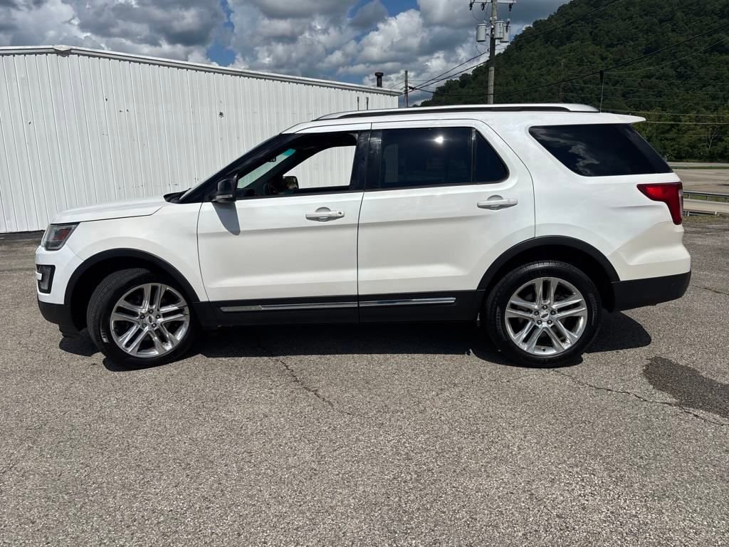 Used 2017 Ford Explorer XLT with VIN 1FM5K8D85HGA92865 for sale in Morehead, KY