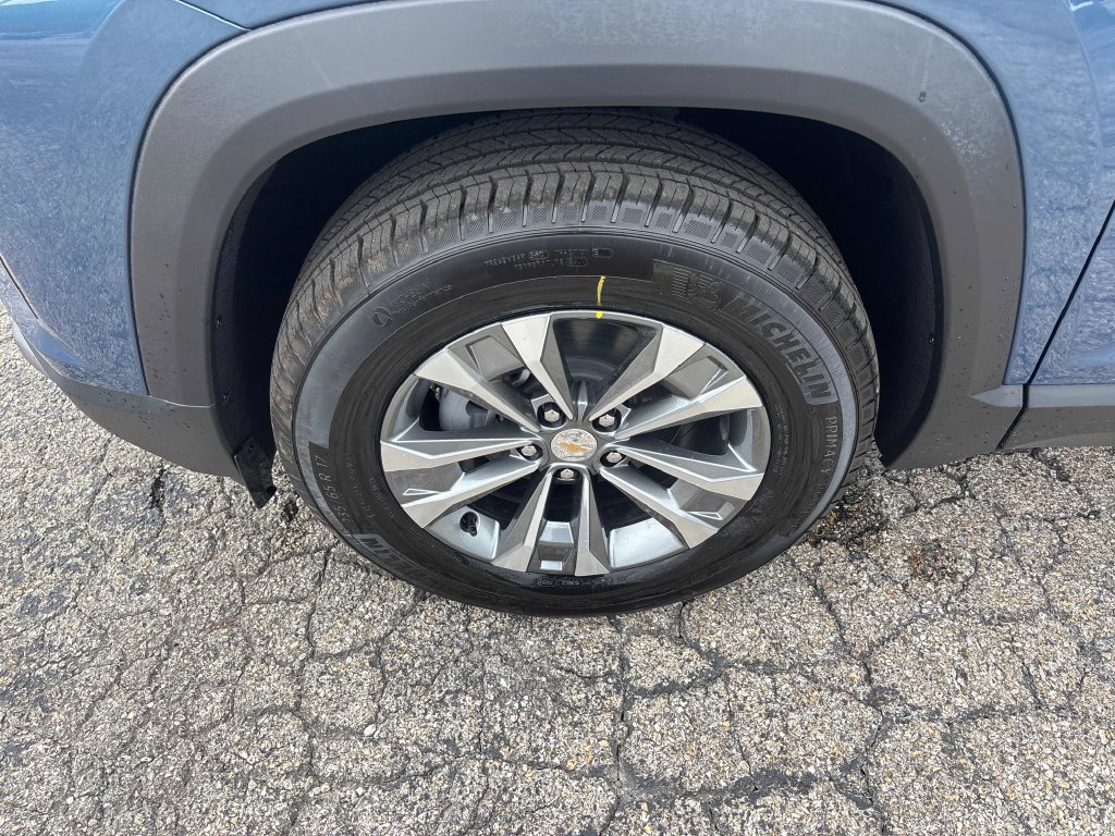 2027 Chevrolet Equinox LT - Photo 29