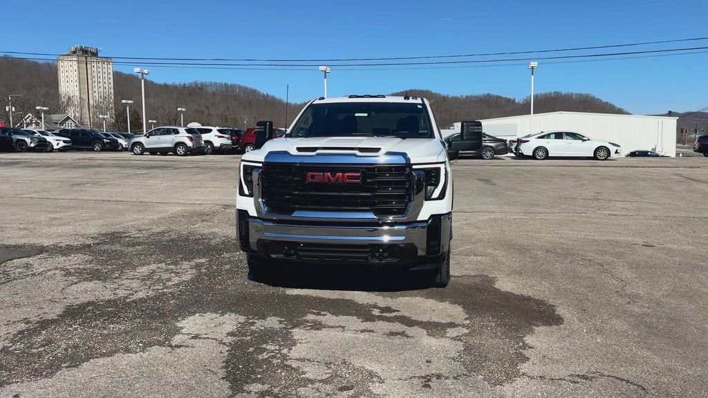 2024 Gmc Sierra 2500 HD Pro photo 3