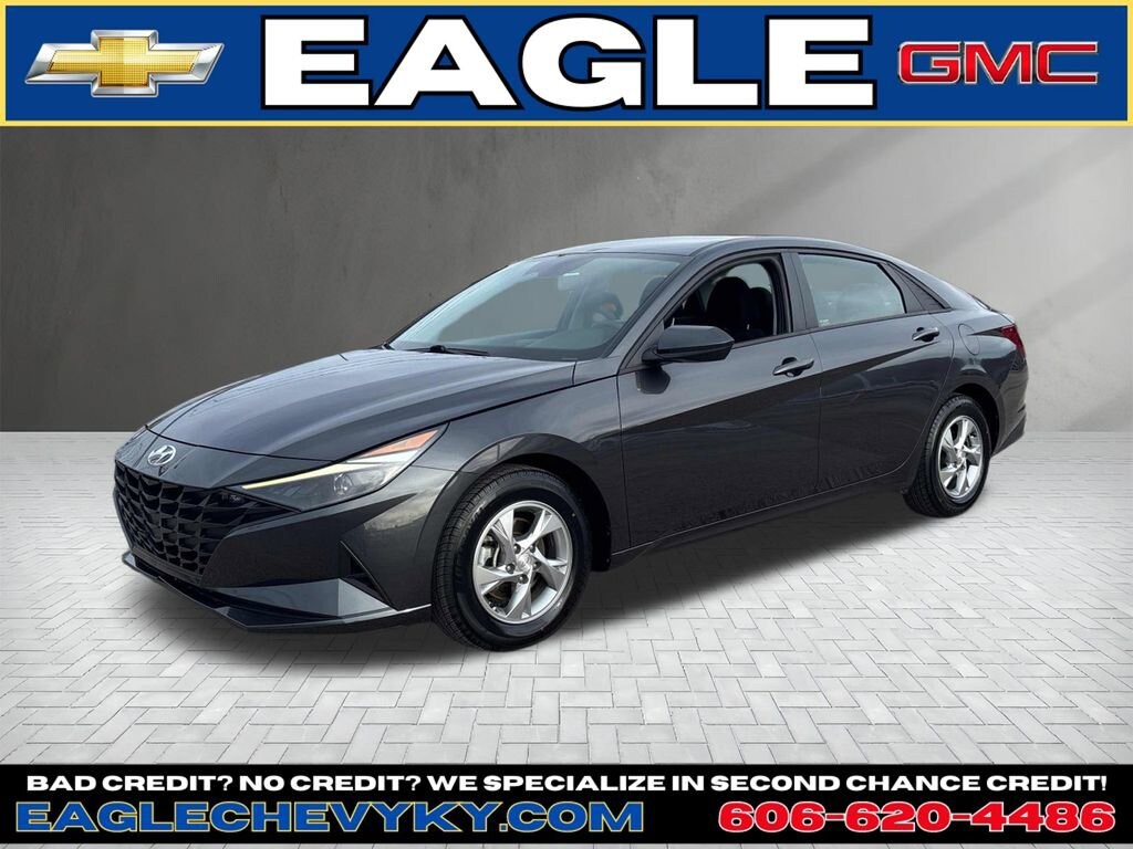Used 2022 Hyundai Elantra SE Sedan