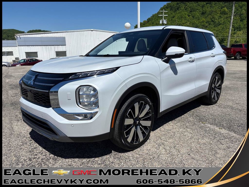 2025 Mitsubishi Outlander SE S-AWC's photo