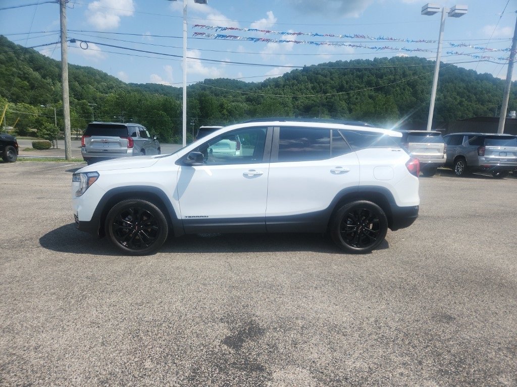 Used 2022 GMC Terrain SLE with VIN 3GKALTEV9NL298032 for sale in Morehead, KY