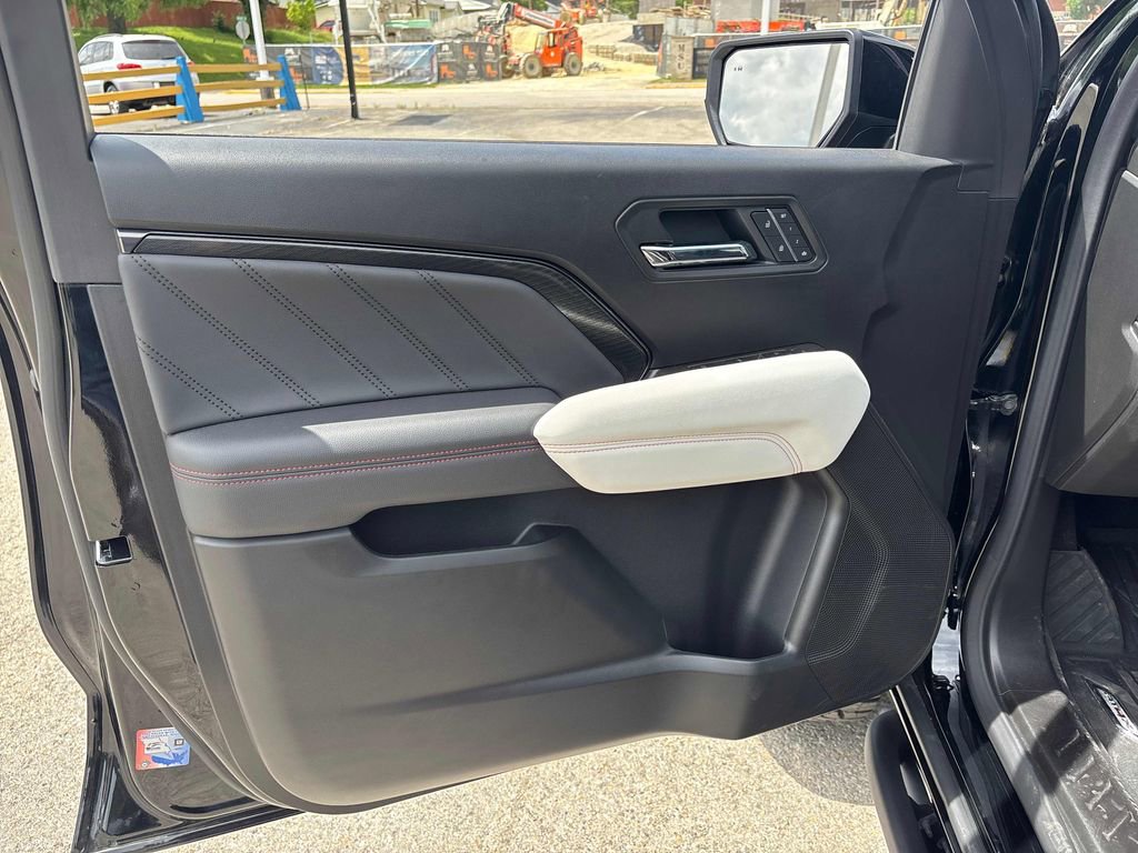 2026 GMC Canyon AT4X - Photo 9