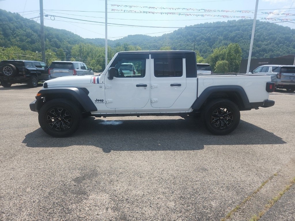 Used 2020 Jeep Gladiator Sport S with VIN 1C6HJTAG1LL112636 for sale in Morehead, KY