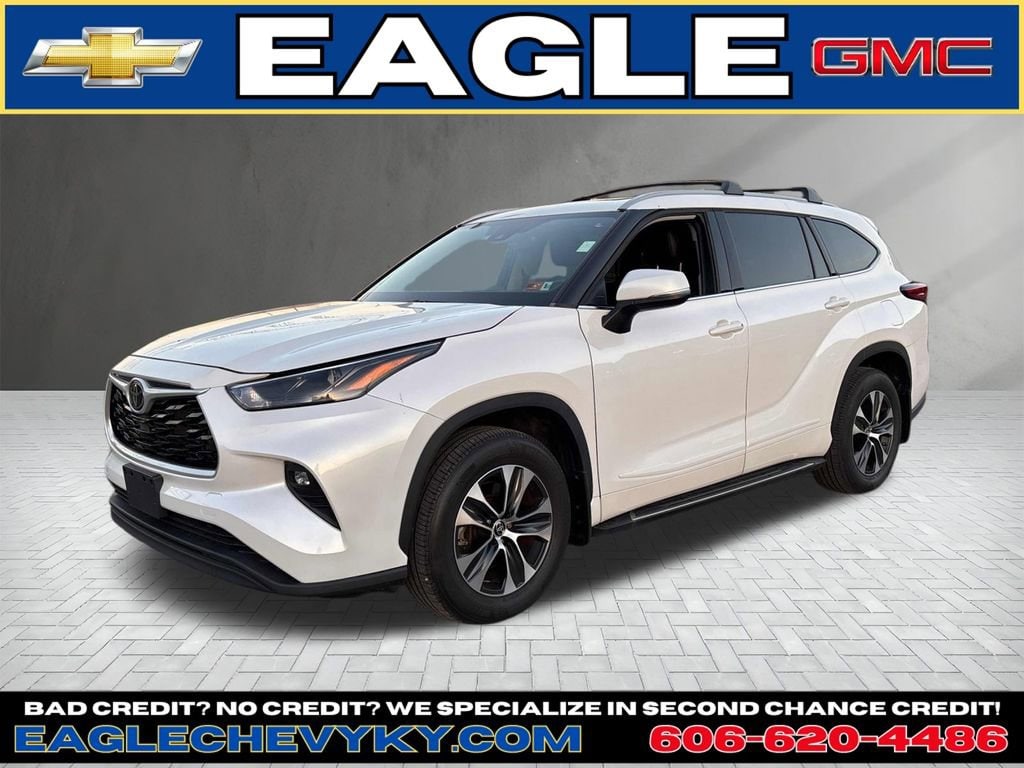 2022 Toyota Highlander XLE's photo