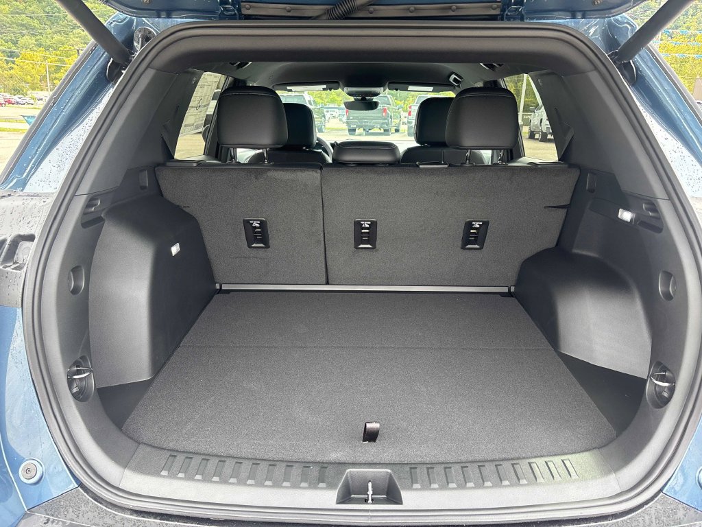 2027 Chevrolet Equinox LT - Photo 22