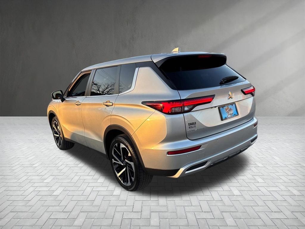 Used 2024 Mitsubishi Outlander SE SUV