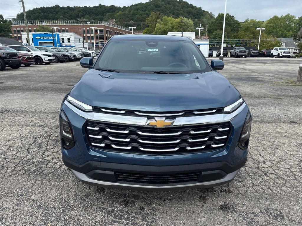 2027 Chevrolet Equinox LT - Photo 8