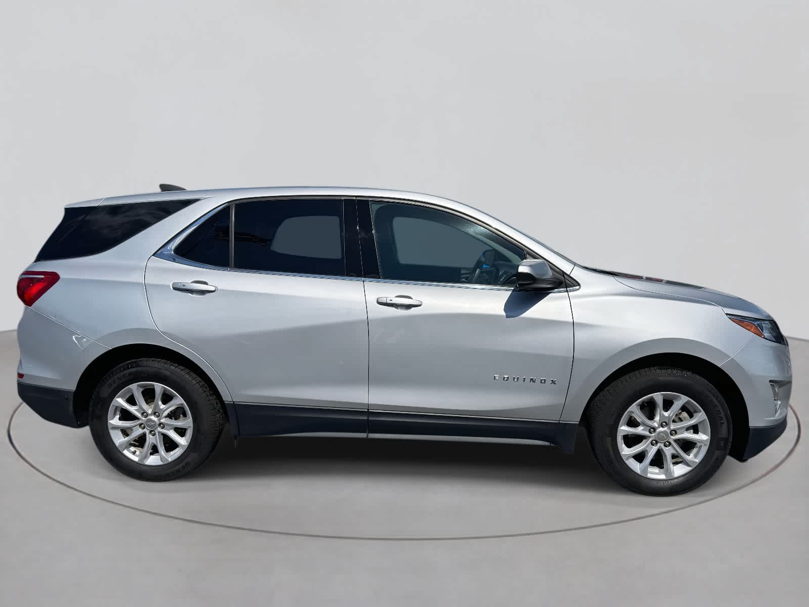 2019 Chevrolet Equinox LT photo 3